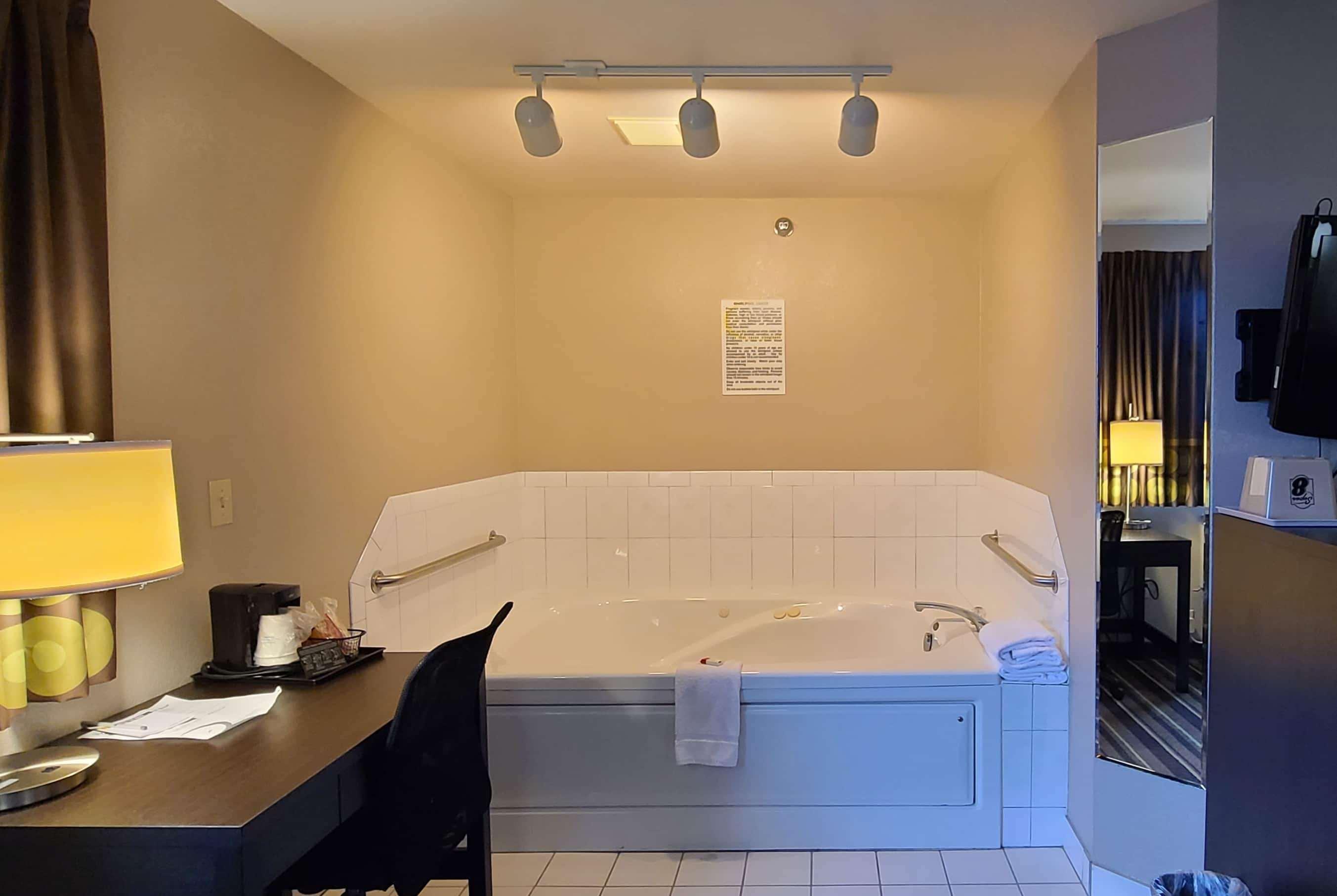 Hotel Super 8 By Wyndham Brookings Zewnętrze zdjęcie